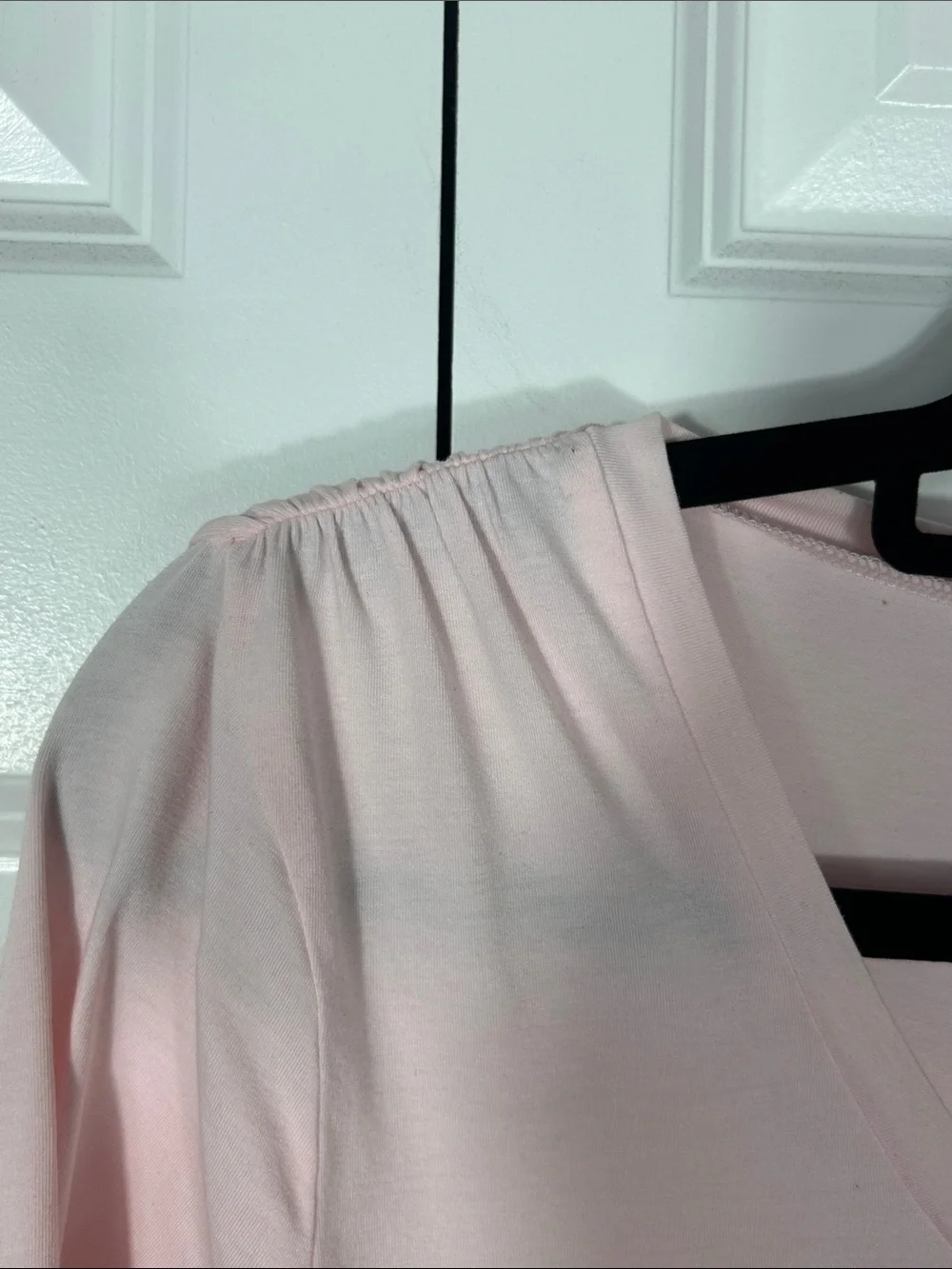 CAbi Light Pink V-Neck 3/4 Sleeve Top with Floral Scroll Graphics Size Large